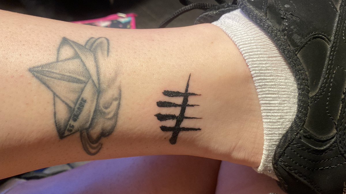 Blargasauruss's tweet photo. Also if anyone got any photos from #TwitchCon2024 of me and Elepherim as The Huntress or The Trapper! We didn’t get any photos and I need to commemorate this tattoo! https://t.co/BXYs7ENRJQ