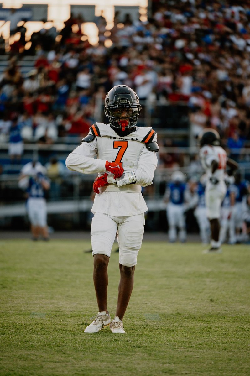 Miguel Hernandez (@_m5hernandez) on Twitter photo hudl.com/v/2QBMHv
First 3 games:
Miguel Hernandez 25’
3.0 gpa
25+ tackles
10+ pass deflections
1 interception
1 forced fumble
Cell: 240-838-9849
Email: Miguelher316@gmail.com hudl.com/v/2QBMHv
First 3 games:
Miguel Hernandez 25’
3.0 gpa
25+ tackles
10+ pass deflections
1 interception
1 forced fumble
Cell: 240-838-9849
Email: Miguelher316@gmail.com