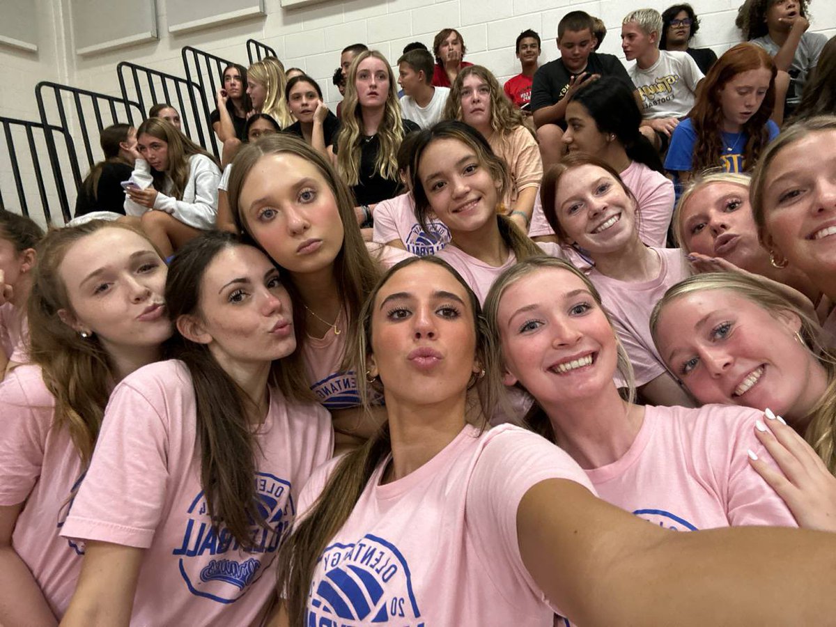 Such a fun night supporting our future Braves at the Shanahan vs Liberty middle school game tonight! #GoBraves 🏐💙💛