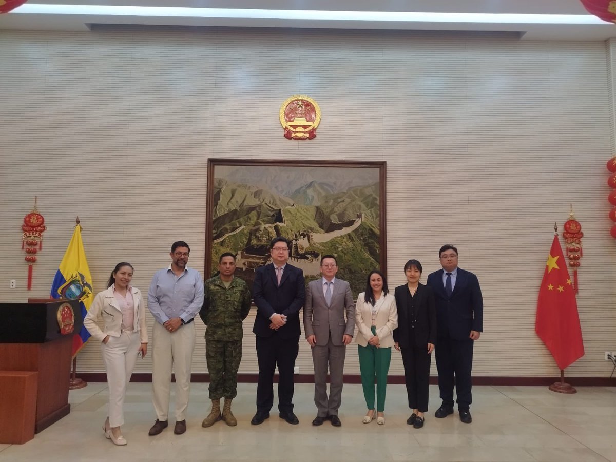 inbarlac's tweet photo. 🇨🇳🇪🇨 Hoy en la @EmbajadaChinaEc se tuvo la participación por parte de @inbarlac con la delegación de #CIDCA para presentar los cursos de fortalecimiento de capacidades en bambú🎋 conjuntamente con @AgriculturaEc
#PiensaenBambú https://t.co/Hw1F3N5H4c