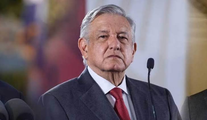 ResistenciaCMx's tweet photo. Platíquenle a sus hijos, a su familia y las generaciones que vienen, que este hombre destruyó lo poco que habia en México 👇🏻

Lo convirtió en un país inseguro, sin empleos, sin desarrollo, con una sociedad dividida y polarizada, en donde el crimen organizado manda, en donde la inversión extranjera se marchó, en donde se roba y se mata sin consecuencias, en el peor lugar para vivir, en donde se aprovecha de la pobreza y el narco para ganar elecciones, en donde las instituciones y organizamos ya no son contra pesos, en donde los sueños solo se hacen realidad para unos cuentos.

Por favor, díganle a todos los que puedas que este hombre acabó con este hermoso país.

#HastaNuncaNarcoPresidente