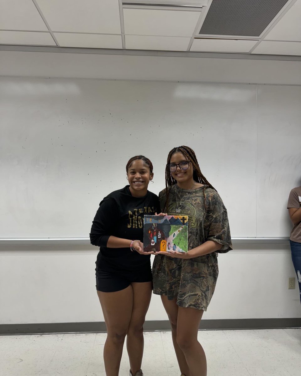 bsutsu's tweet image. 🌟 Huge thank you to everyone who joined us for our BSU Paint and Sip! 🎨🍷 Your creativity made the night amazing. We can’t wait to see you at our next event! 🥂✨ #BSU #PaintAndSip