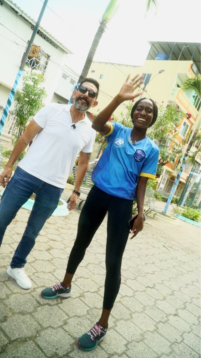 EscobarSanlucas's tweet photo. Gracias a nuestra doble medallista de oro  #KiaraRodriguez  por sumarte con tú buena onda, energía y mensaje positivo al reto #Activate donde sin duda alguna motivaste aún más a los participantes hacer ejercicio, como bien dijiste:
 "No hay edad para el deporte"

#elnuevoecuador https://t.co/ReEqlvcZOc