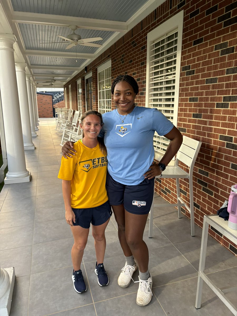 MarandaShain's tweet photo. First day 📸 with some of the new people in my life. What a blessing they already are. 🥹🫶 #TheyAreValor🩵 #GoTigers🐯 https://t.co/lytxTKHDb0