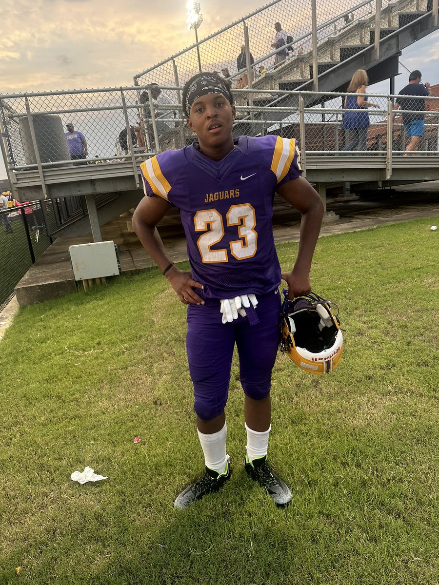 TylerBraswell23's tweet photo. Freshman #23 JV #34 Varsity (loading) 5'11 190lbs #Runningback #linebacker #worstnightmare https://t.co/JQla4aCTvN