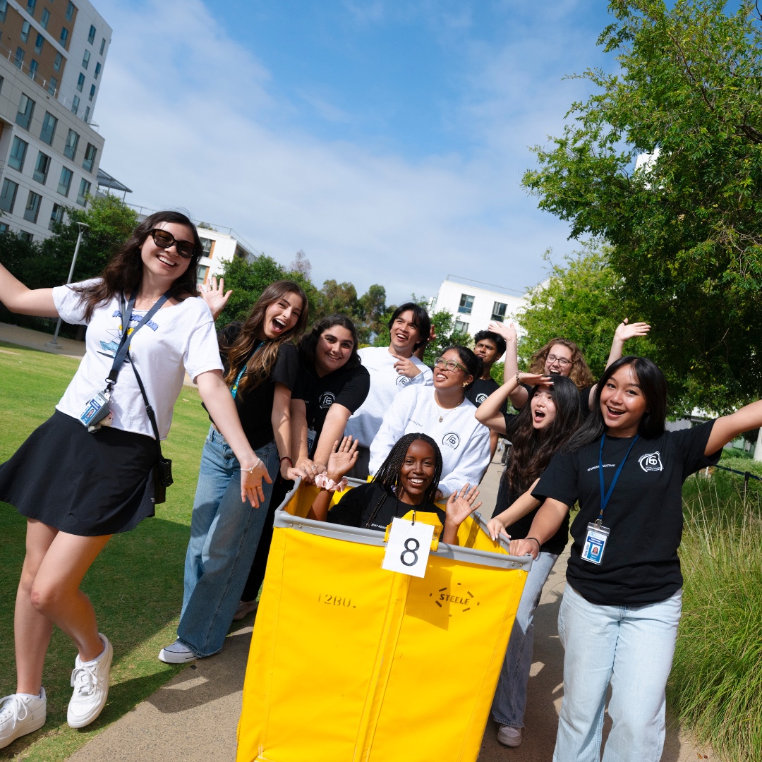 UCSanDiego's tweet photo. Move-in was a success! Welcome home, Tritons. ๐ฅน๐ก ๐ฆ ๐
Fall quarter, we are ready for you!
#UCSD #UCSanDiego #MoveInWeekend https://t.co/fyETANkk0Z