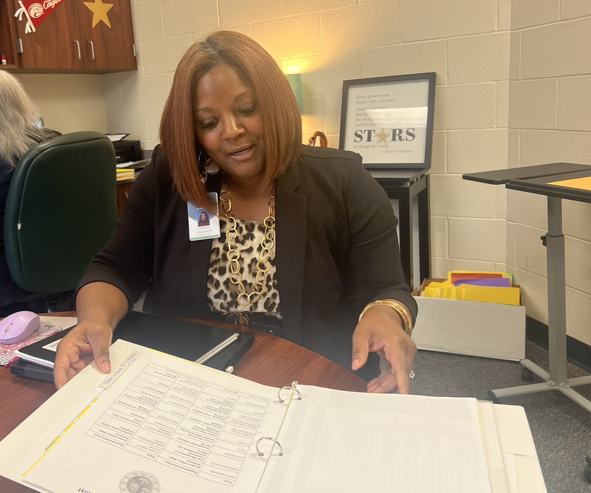 KWilliamsDLD's tweet image. It was great checking in with Mrs. Flegeance on student culture, AP rubric, time management, roles and responsibilities and how’s she’s learning and taking on new learning from the AP checklist! #outcomedriven #serviceoriented #relationshipcentered @Burchett_ES