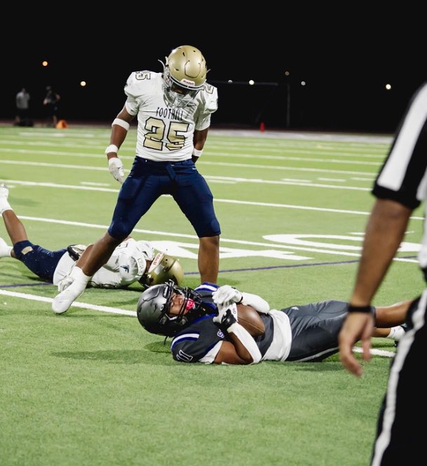 First 3. 
<a href="/Foothillhsfb/">Foothill Falcons Football</a> <a href="/CoachJustinBro/">Coach Justin Brown</a> <a href="/PrepRedzoneNV/">Prep Redzone Nevada</a> 
hudl.com/v/2QCMM2