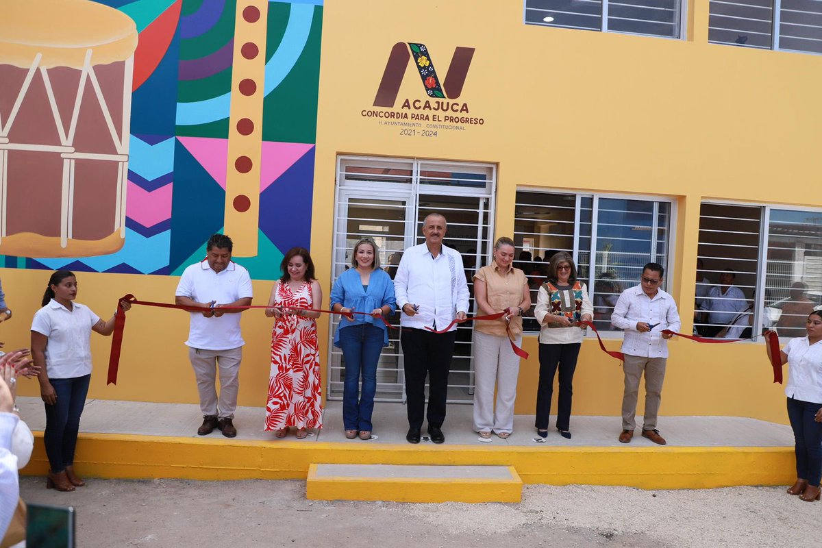 Junto a mi esposa Lupita Castro, inauguré el Centro Comunitario Indígena Yokot'an en Guaytalpa, Nacajuca. Este espacio representa la resistencia y el orgullo de nuestra herencia indígena, y está dedicado a preservar y transmitir nuestras raíces culturales  (1/2)👇