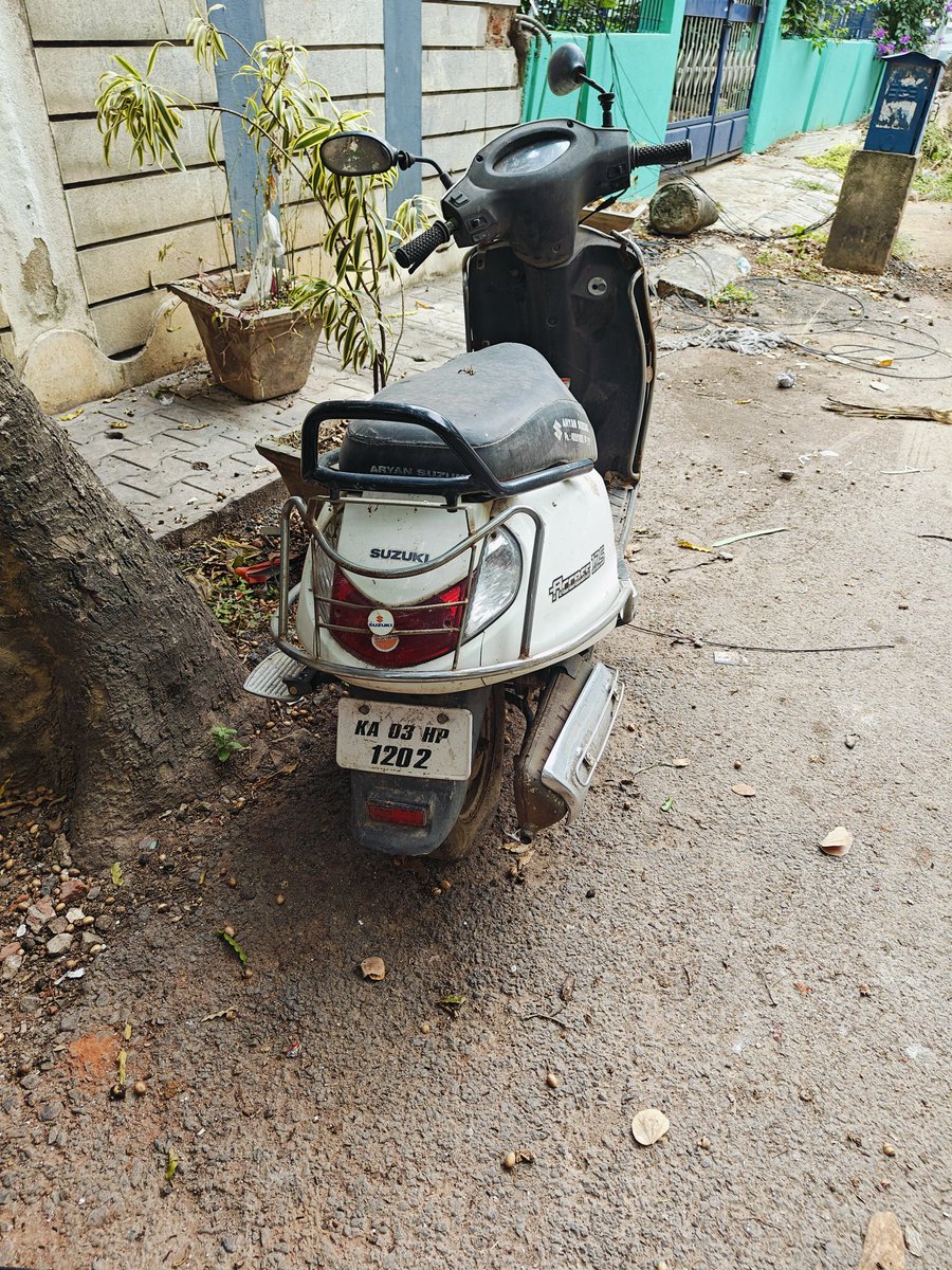 theashwith's tweet photo. Abandoned Vehicle from past 2 weeks ... left at 2nd Cross ,11th Main , Indiranagar @BlrCityPolice @blrcitytraffic https://t.co/YLDQ3cl2Ko