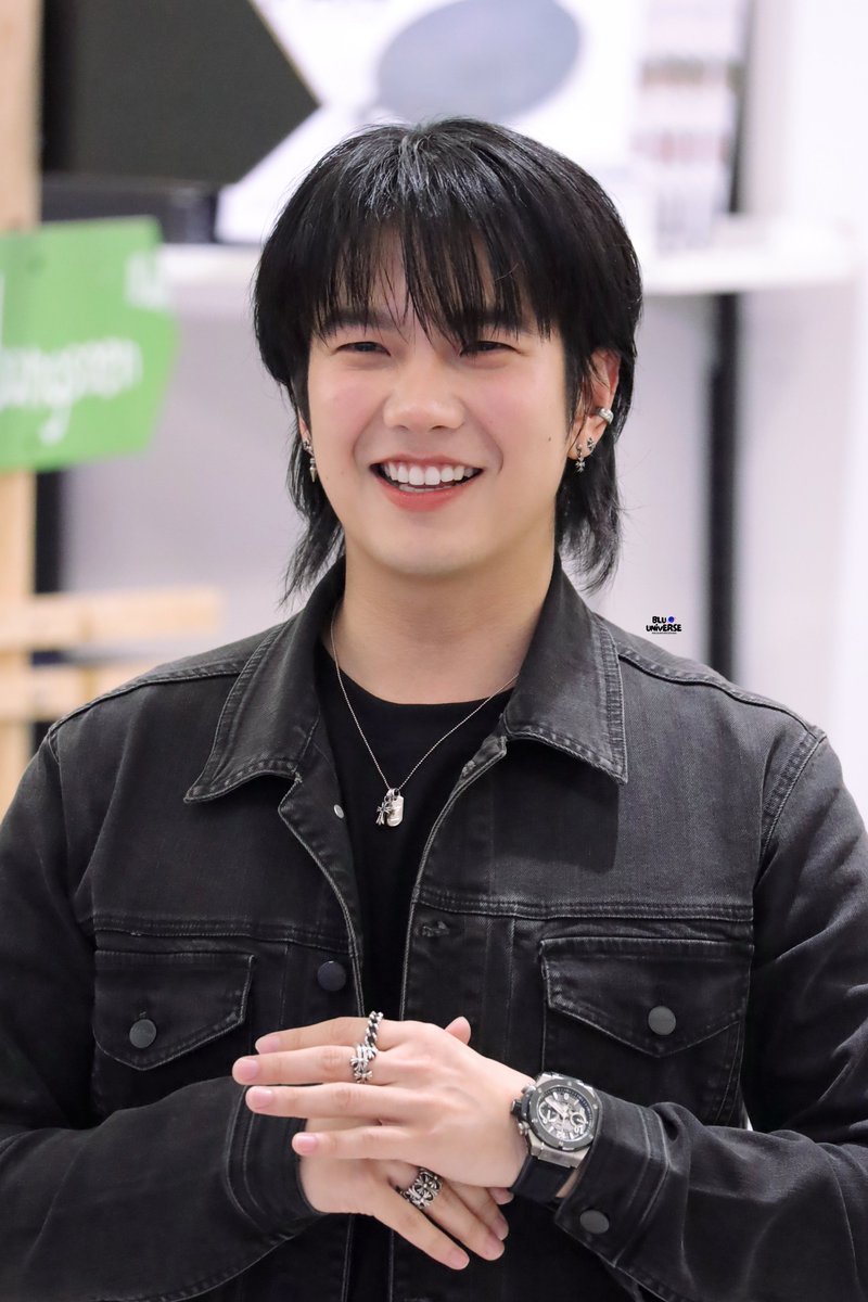 คิดถึงชะมัด อยากเจอทุกวัน

Build Wearing Denim
220924 #RBSJackRusselXBuild
꒰ <a href="/JakeB4rever/">BIU.</a> #BuildJakapan ꒱ 
 
#bluuniversepic