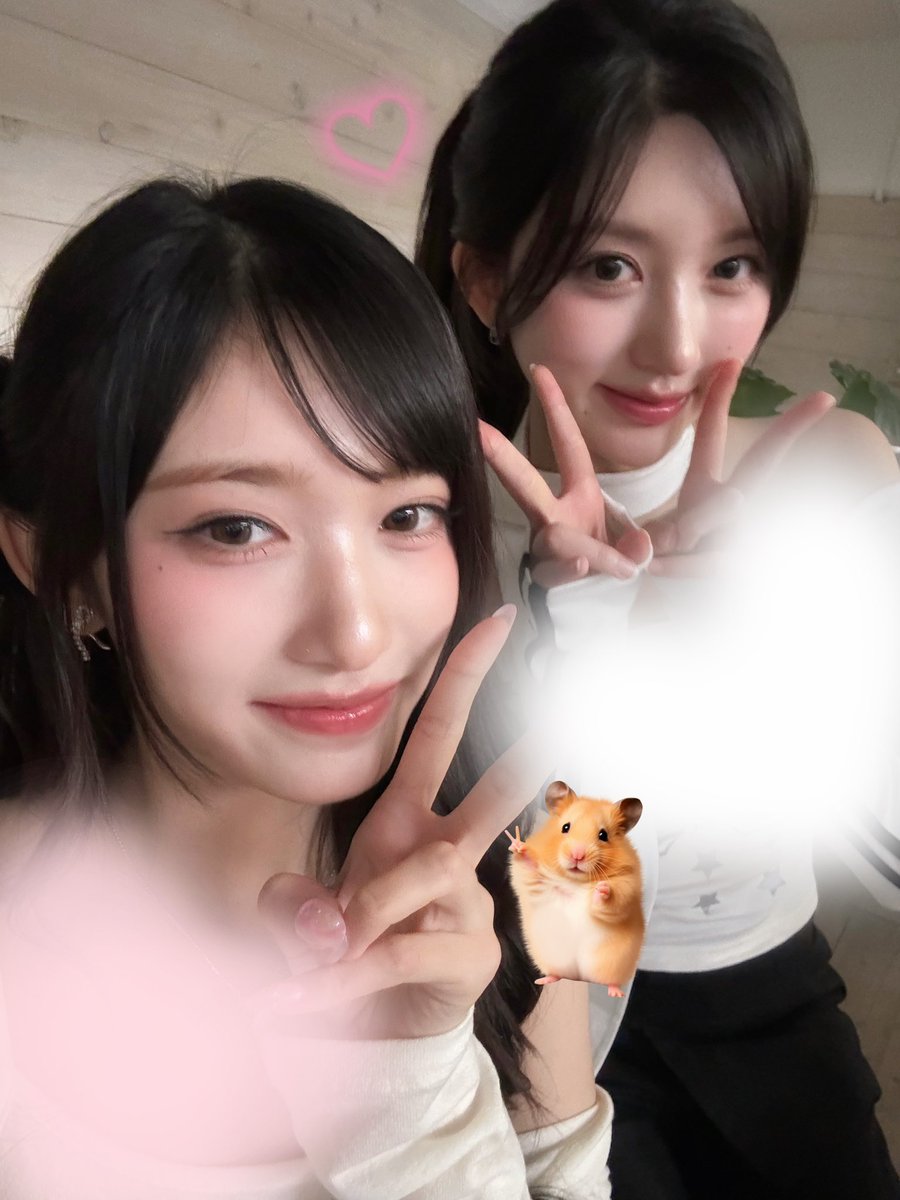 IVE_twt's tweet photo. 사랑하는 가을언니 생일축하해ㅐㅐ💝
우리 가을언니 생일이 오니까 날씨도 가을이 됐네요오🍁

#IVE #아이브 #LEESEO #이서
#HappyGAEULday
#DIVE가_기다린_폴링이의_생일 💐 https://t.co/1dsS8strKq