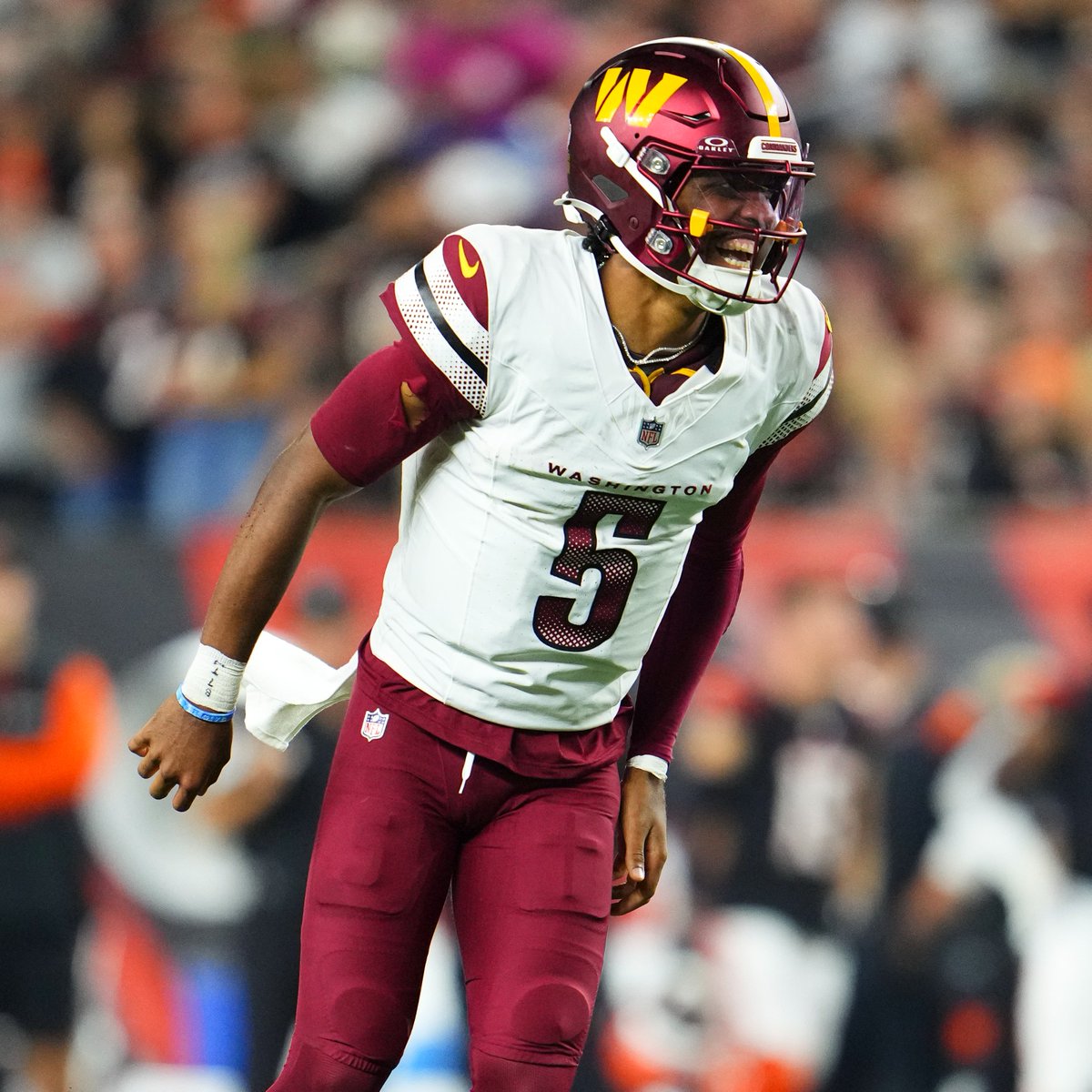 Jayden Daniels is here.

21/23 
294 total yards
3 total TDs
