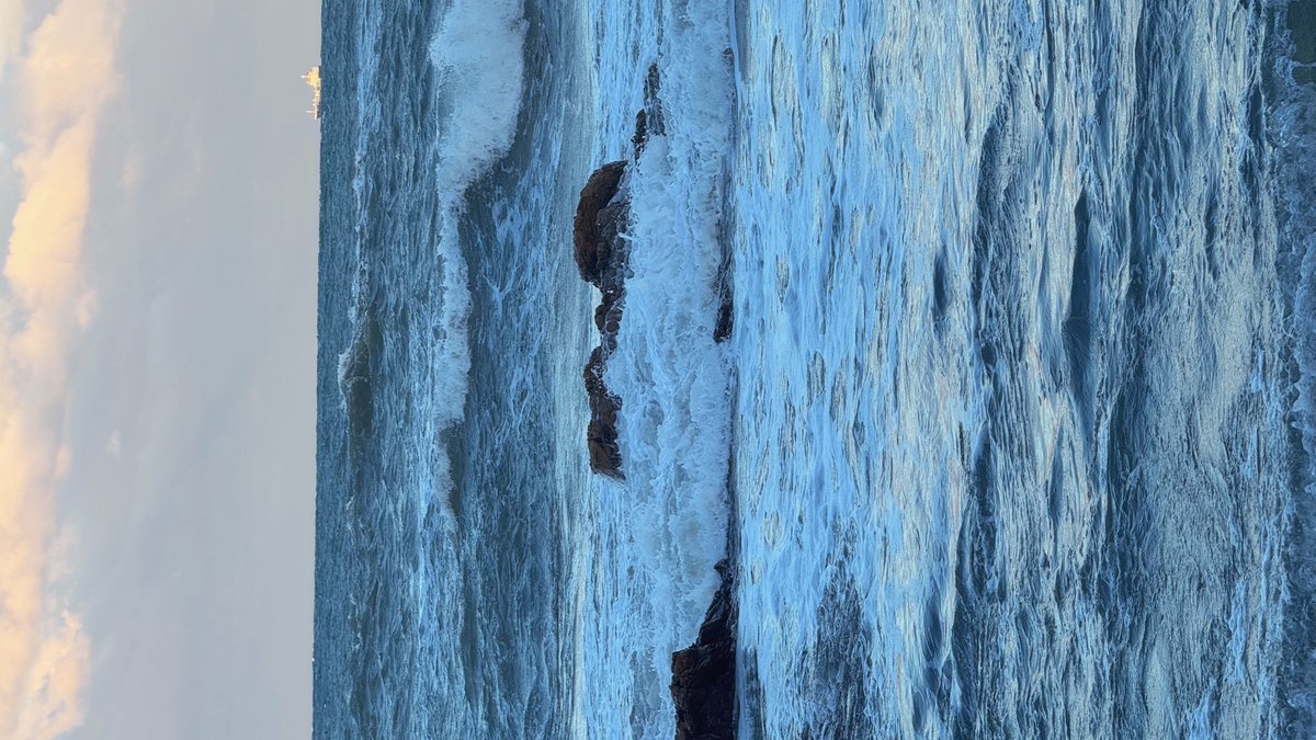 leemuuk's tweet photo. 바다가 좋아..🌊 https://t.co/C6Ofpw4ep9
