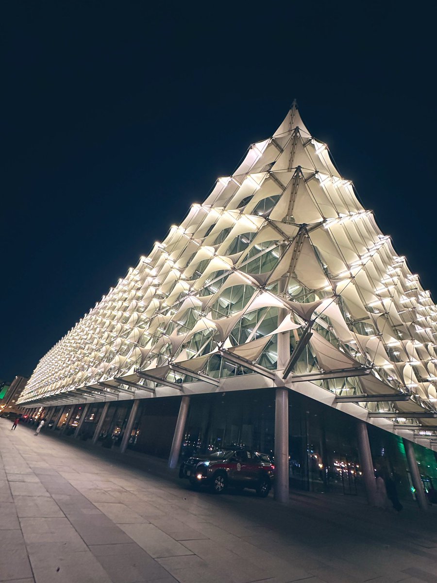 miraj_424's tweet photo. King Fahad international library Riyadh https://t.co/JI2LkVF0tg