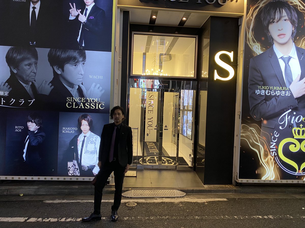 naritagin's tweet photo. 先日の体験入店は
#シンスユークラシック さん

コンセプト
｢キャスト全員30歳オーバー｣のお店!!

おじホス最初にして最大の懸念
｢金払っておっさんと飲む意味あんの？｣
が初手でとっぱらわれてる強気な設定。

そんな店に誰が行くんだよ！と思う貴女はまだまだ初潮前。

まんまと満席でした↓ https://t.co/HVl4MCCSGv