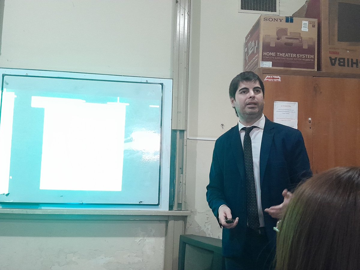 Ingles127's tweet photo. Charla sobre convivencia digital. https://t.co/16SpHh5H83