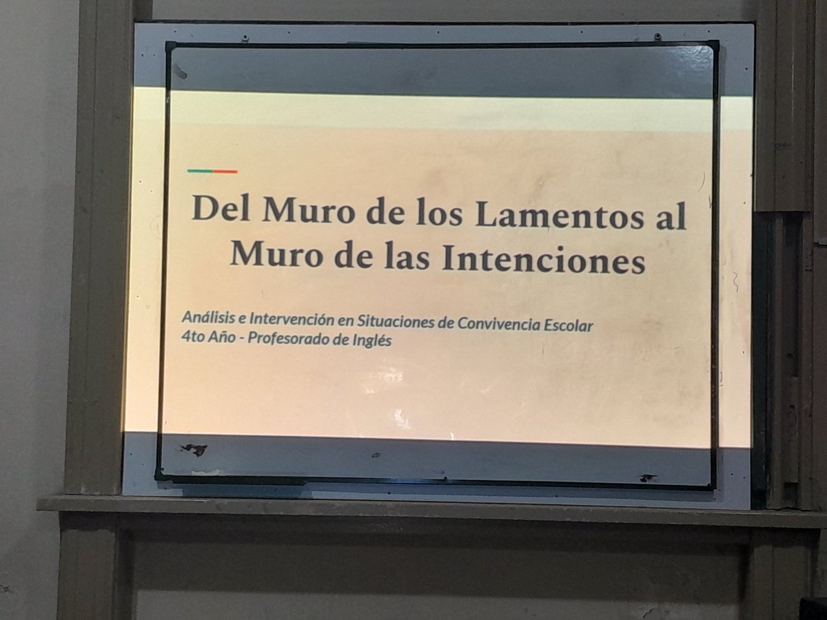 Ingles127's tweet photo. Charla "Del muro de los lamentos al muro de las intenciones " a cargo de las alumnas de cuarto año del Profesorado de inglés y la profesora Laura Urban. https://t.co/kReJQTraaR