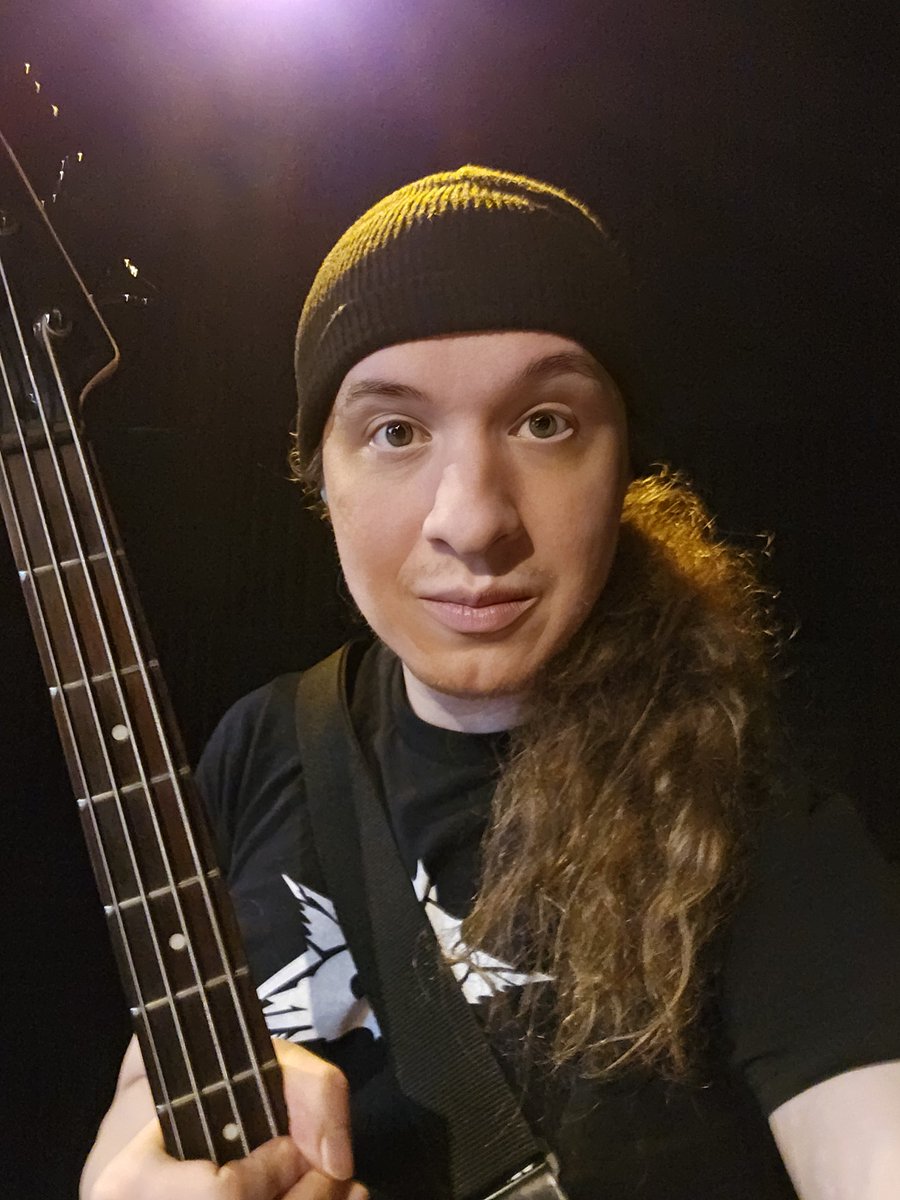 slbranchfield's tweet image. Two shows for @symfinity this weekend!
Sept 28: Symfinity in Putnam, CT at Charlee Bravos
Sept 29: Solo show (Symfinity acoustic/a VERY rare thing) in Cranston, RI at Marasco's
I am also filling in on bass for @imbolg at both shows and for @LibricideGroup Sept 28!