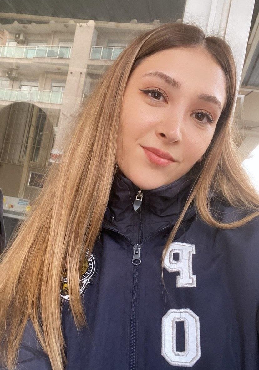 Ruhun şad olsun melek yüzlü şehidimiz Polis Memuru Şeyda YILMAZ.  Görüntüleri izledikçe içim parçalandı. Cesurca mücadele vermiş.  Kaçmamış.  Bir ‘HİÇ’ uğruna! Çok üzgünüm.  Milletimizin başı sağolsun...🇹🇷