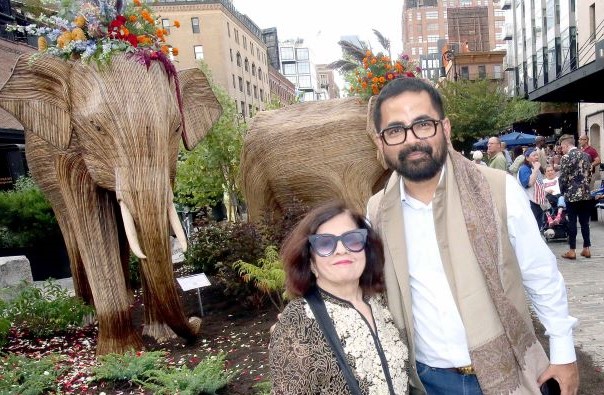 One Hundred Beautiful Elephants and Sabyasachi too!
Who would have thought that on one fine morning in Manhattan you would meet a herd of 100 Indian elephants from the Nilgiris – and noted designer Sabyasachi too!bit.ly/3XCrqic
#thegreatelephantmigration