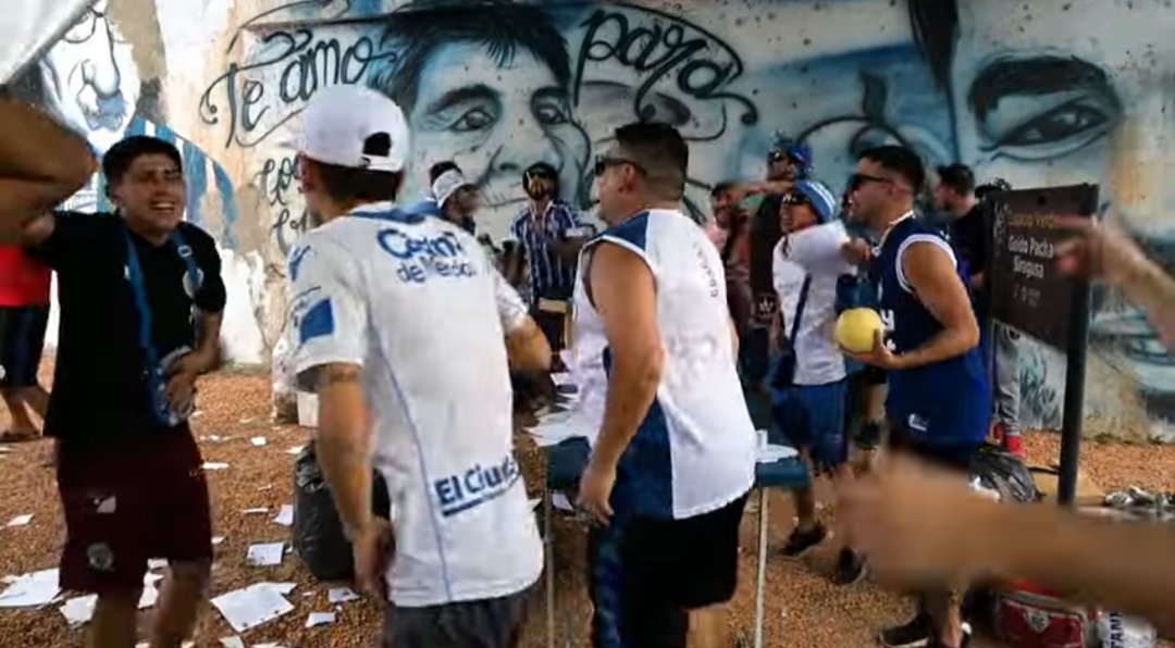 golesbodegue's tweet photo. Previa en el barrio / previa en el barrio https://t.co/YJZ04hgHex