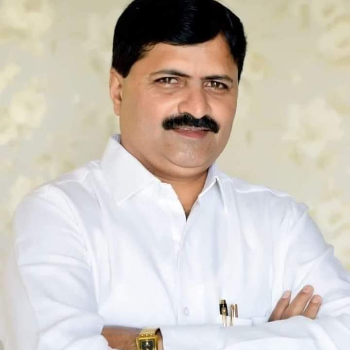 Political_cafe1's tweet photo. #लक्षवेधी_लढत
#संभाव्य_लढत 
चिपळूण संगमेश्वर विधानसभा मतदारसंघ 

शेखर निकम-: राष्ट्रवादी काँग्रेस पक्ष VS 
प्रशांत यादव -: राष्ट्रवादी काँग्रेस पक्ष शरदचंद्र पवार 

#संभाव्य_उमेदवार 

@ShekharGNikam99 
@NCPspeaks https://t.co/PXOMEkoajW