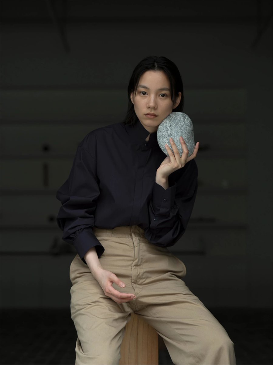 メンズレーベルのÉDIFICEがモデルにのんを起用（着用している服は全てメンズ）。雰囲気がいい。