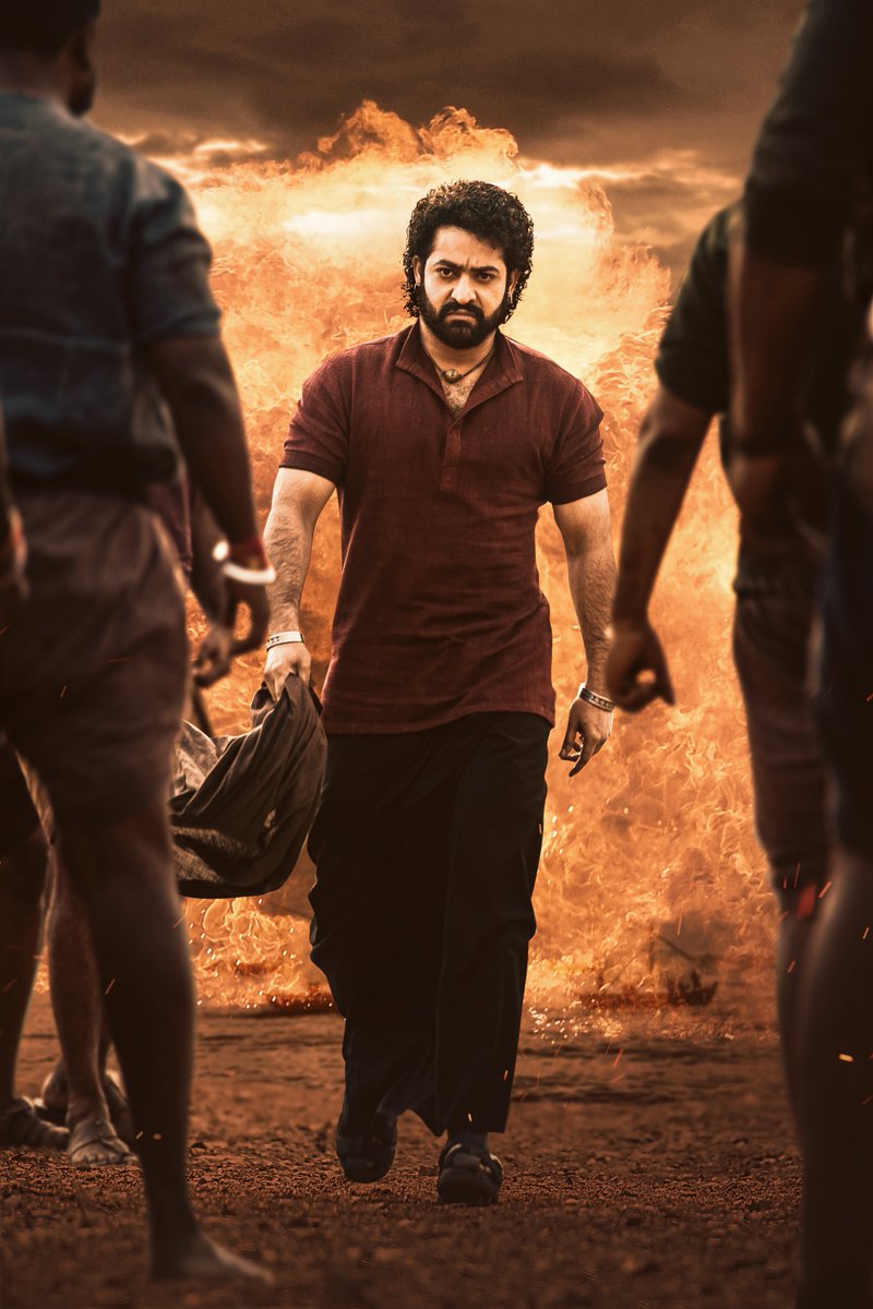 DevaraMovie's tweet image. No fire burns brighter
than Devara’s rage 🔥

#Devara #DevaraOnSep27th