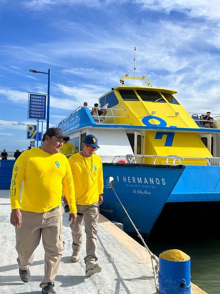 Amigas y amigos de #Holbox, la empresa solidaria 9 Hermanos, estará realizando cruces gratuitos para evacuación voluntaria de la isla, a partir de mañana a las 3:00 pm.  

Seguimos en #AlertaAzul, 🌀🔵por el acercamiento del potencial ciclón “Nueve” a #QuintanaRoo.