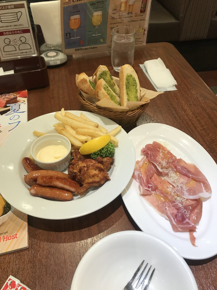 ruru_8282's tweet photo. こんにちは♪
昨日から涼しくなって来ましたね💖
もうそこまで秋が来ていますね🍂🌰
食欲の秋です😊
美味しいもの探そう😋💕 https://t.co/GepmJaUL1E
