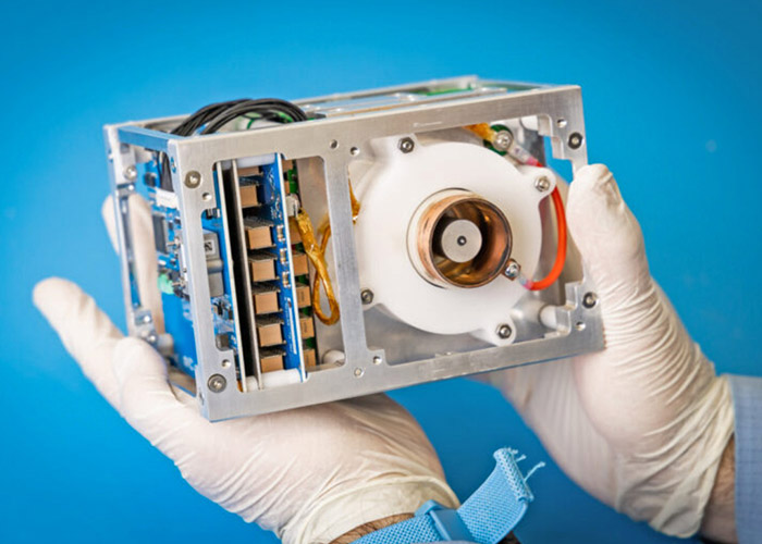 Aus_in_Space's tweet photo. Neumann Space & Inovor Technologies Sign Satellite Mobility MoU... Read more: https://t.co/cyE1Bwer7Y
#NeumannSpace #Satellite #Mobility #MoU @inovortech #electric_propulsion #nanosatellite #collaboration #spacecraft https://t.co/lsvEkORSYo