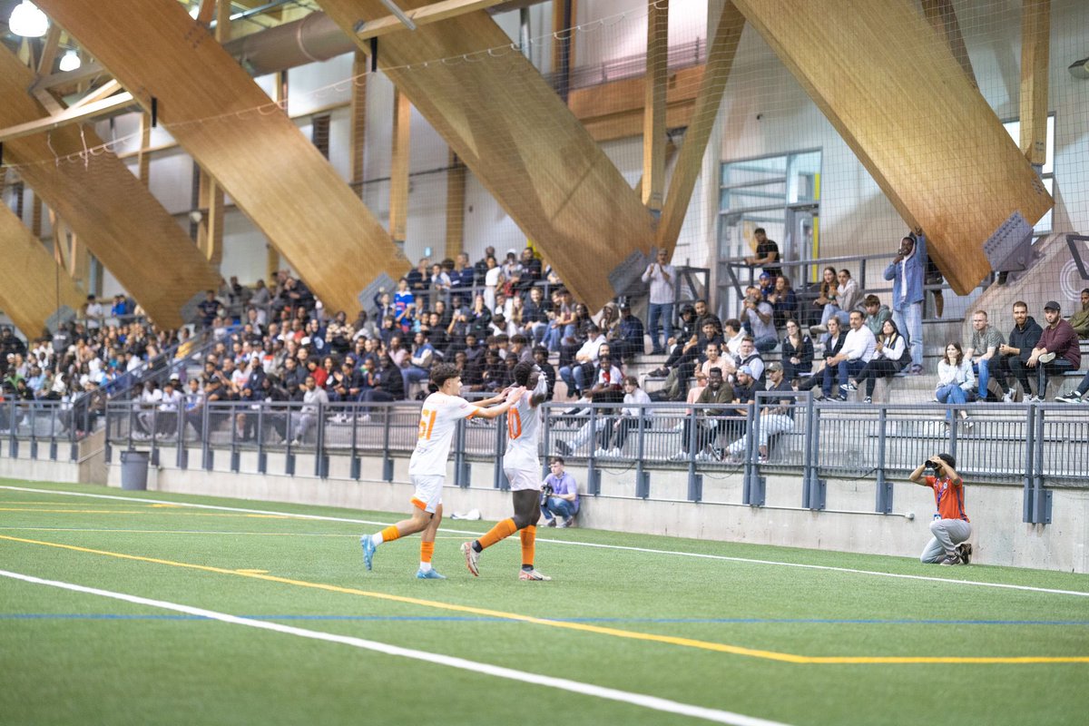 Csstlaurent_pro's tweet image. En Finale de la coupe @Ligue1QC !

Le CS St-Laurent défendra son titre dimanche avec sa victoire 4-2 face à @academiecfm 

Finale dimanche à 15h au complexe Bois de Boulogne de Laval