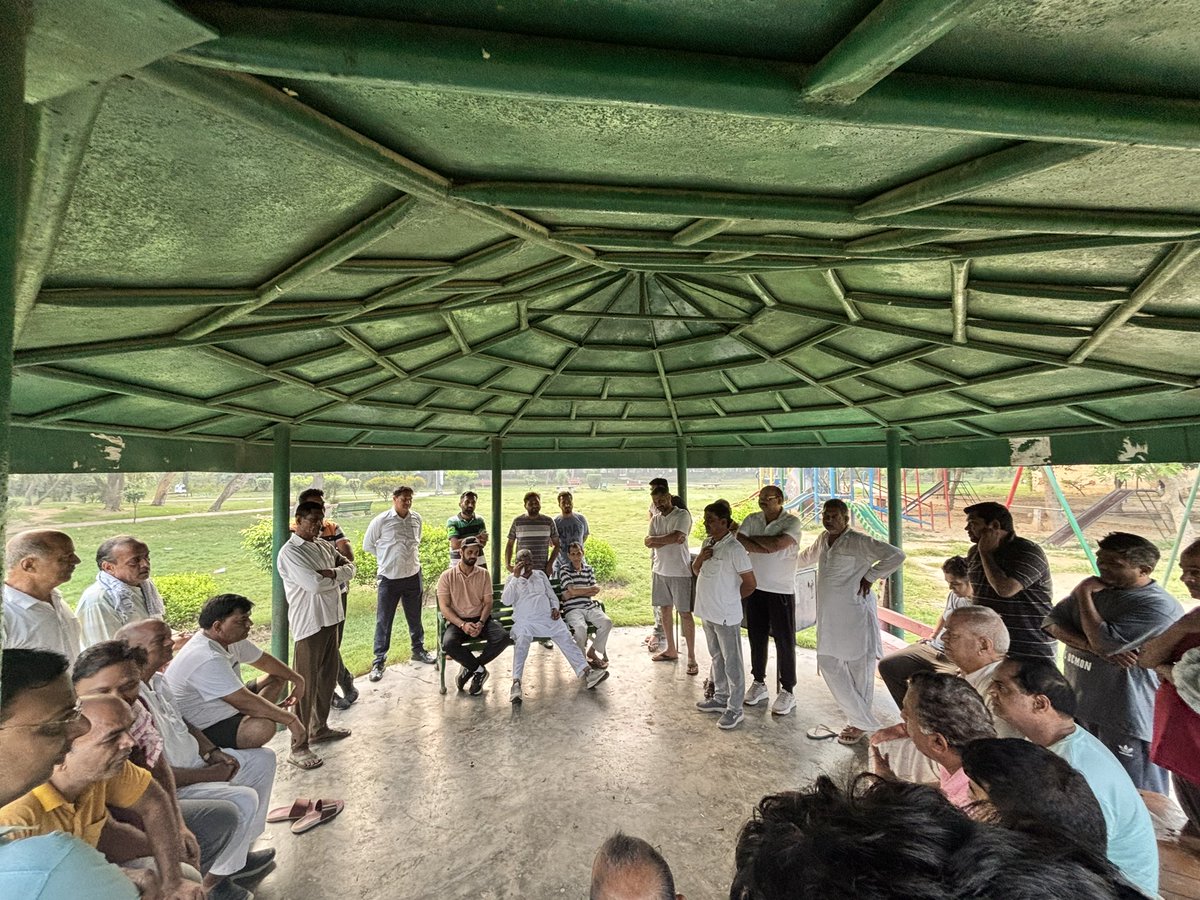 आज आदमपुर के शांति पार्क व HUDA पार्क में बड़ों का आशीर्वाद लेकर व सकारात्मक संवाद करके दिन का शुभारंभ किया। आप सभी को सुबह की राम राम 🙏🏽 

#भव्य_आदमपुर