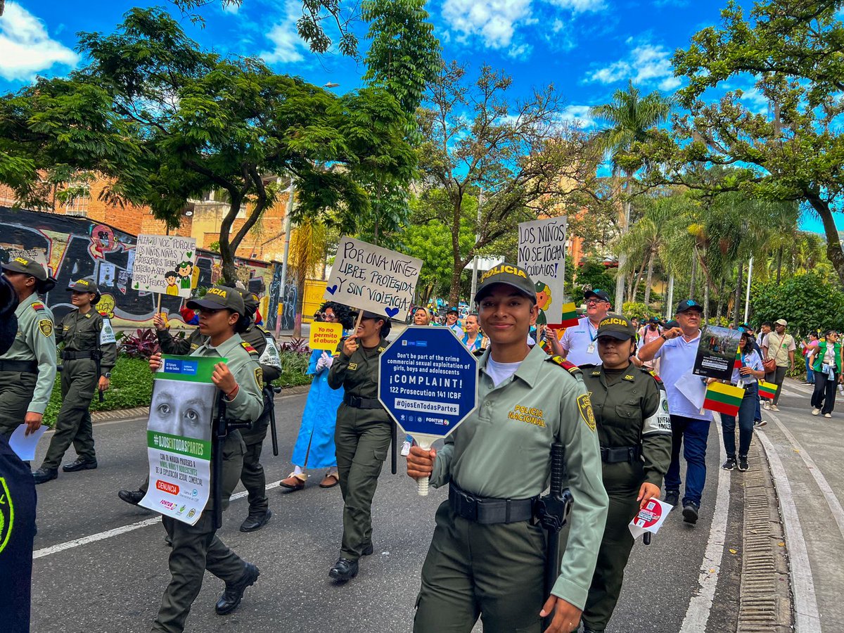 EscnnaNo's tweet photo. Hoy marchamos en Medellín en contra de la ESCNNA como lo venimos haciendo hace más de 11 años. Porque una ciudad libre de ESCNNA depende de ti, depende de mi, depende de todas y de todos. Gracias a quienes se sumaron a esta maravillosa movilización. #NoMásEscnna https://t.co/DGO8r2GXjS