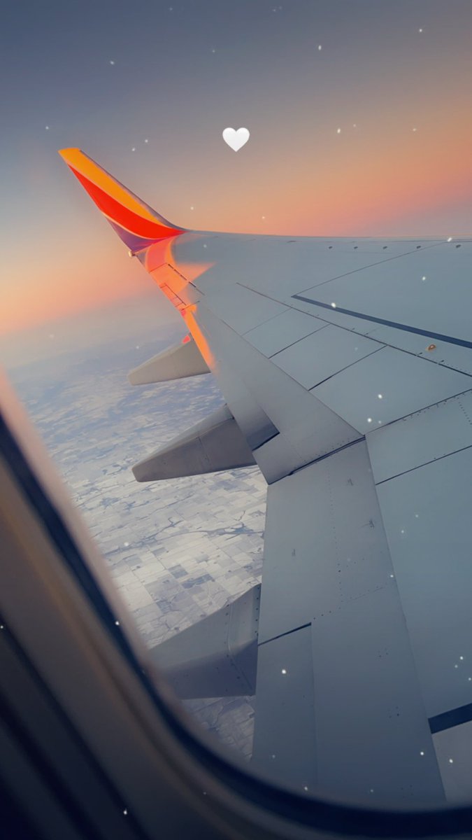 Maxmotivates_'s tweet image. Fun Fact About Me: I ❤️ Heights! Whenever I Fly I Have Get The Window Seat 😁✈️✈️ … #loveheights #catchflights #windowseat