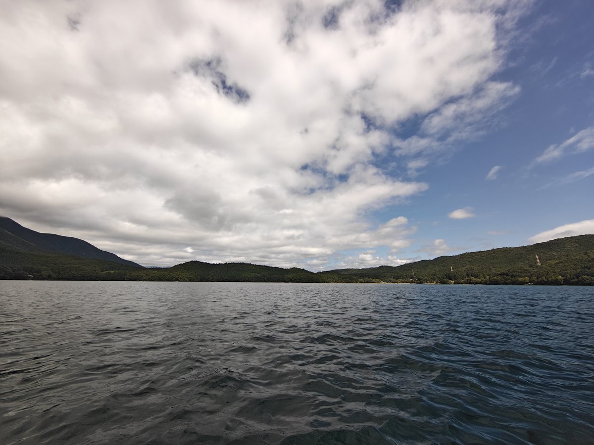 yokadzaki's tweet image. Sampling Lake Aoki, a small deep lake in ski resort.