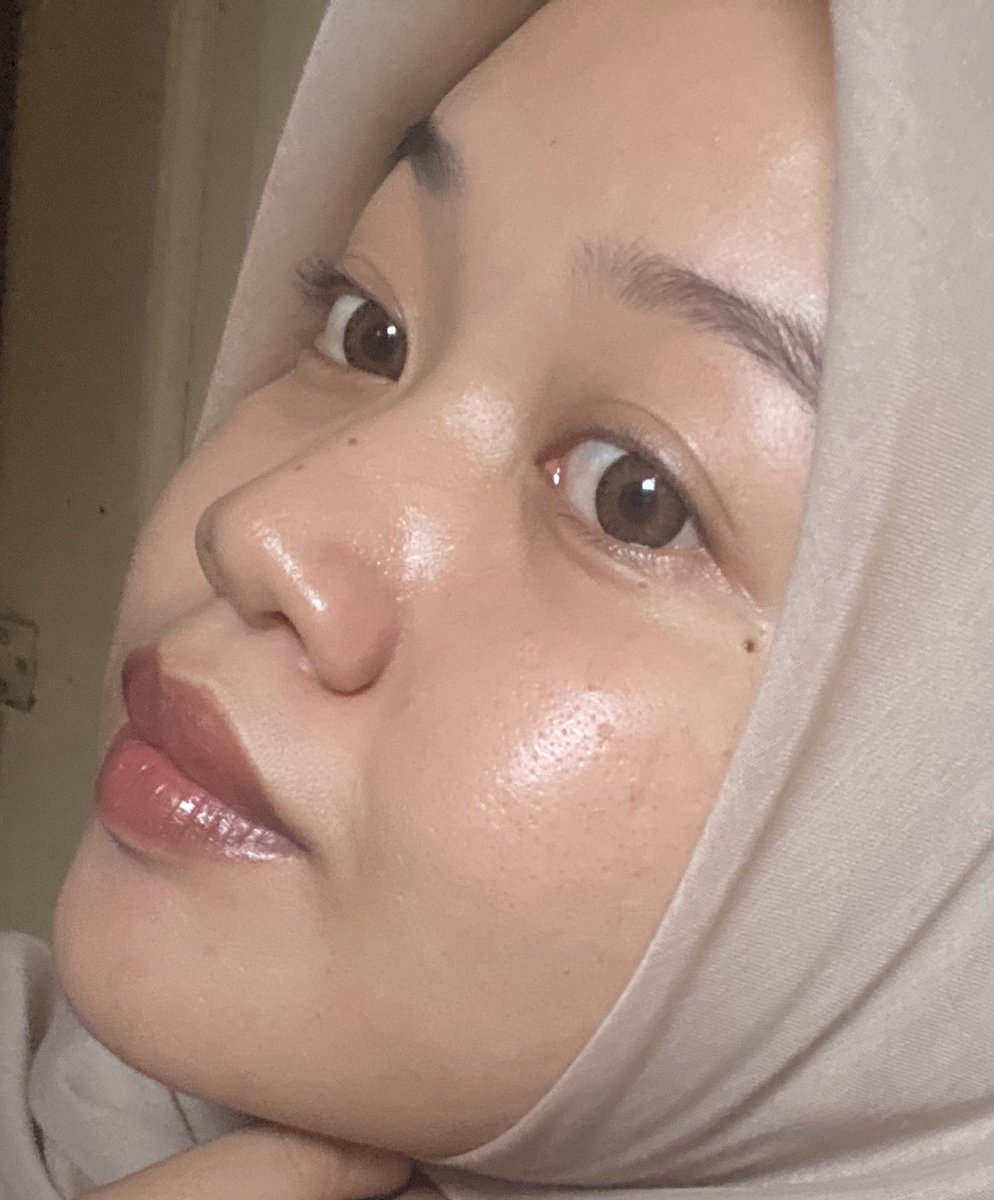 𝐀𝐝𝐢𝐞𝐬’ 𝐒𝐤𝐢𝐧 𝐉𝐨𝐮𝐫𝐧𝐞𝐲
from this                            to this.