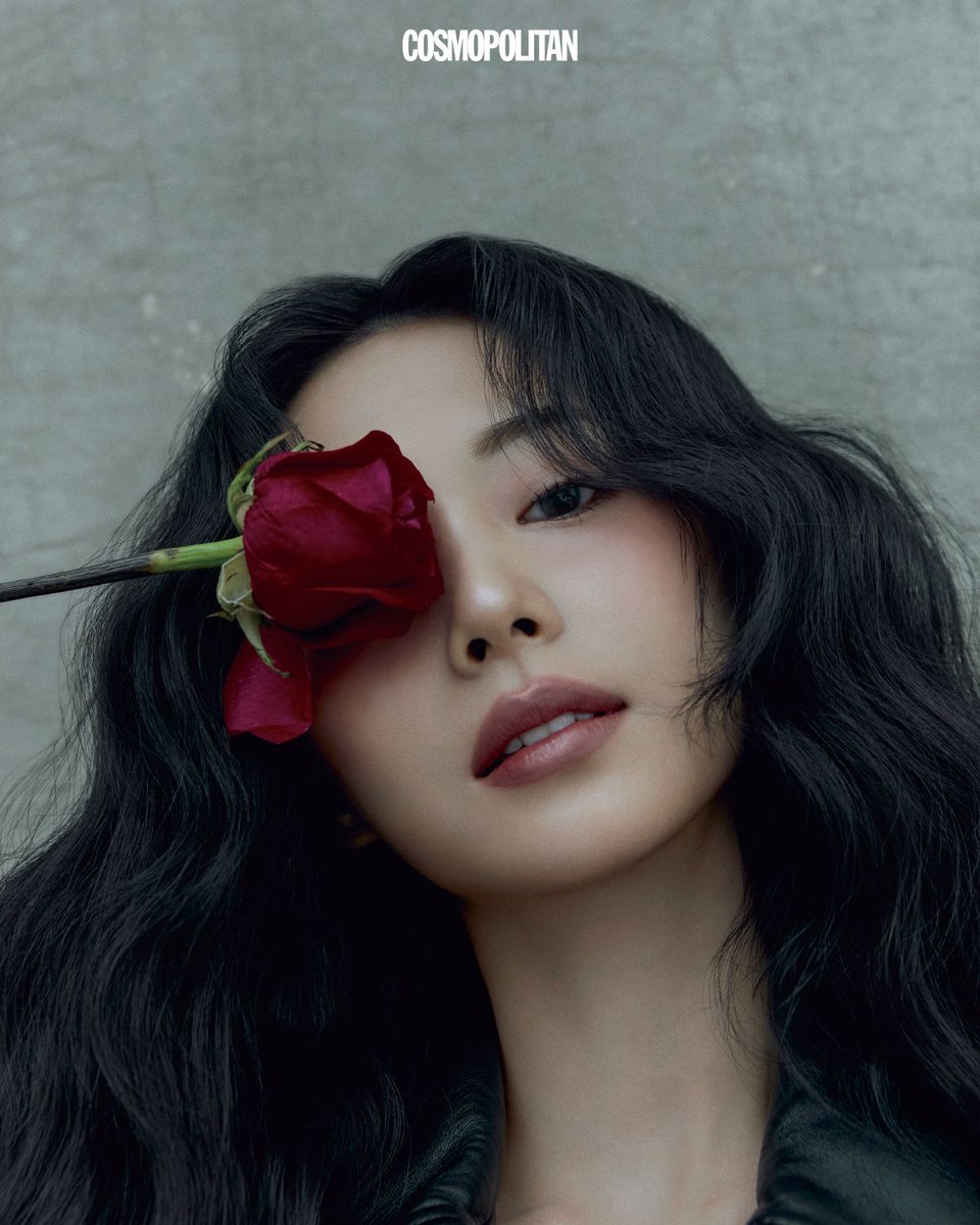 viraltakes's tweet photo. TZUYU of TWICE looks mesmerizing for COSMOPOLITAN Korea. https://t.co/qw54DwmoKd