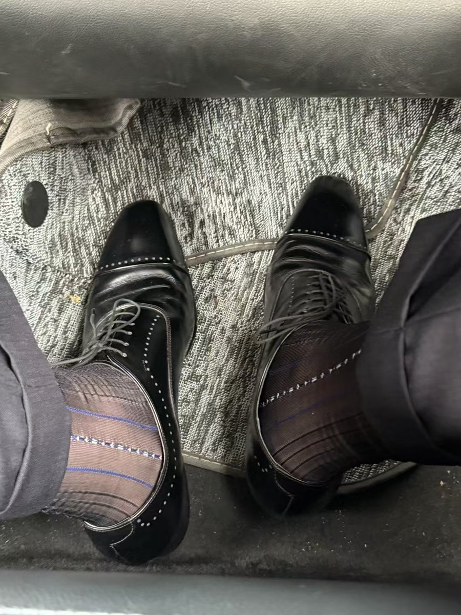 正装丝袜主HTtu (@httusheersocks) on Twitter photo 