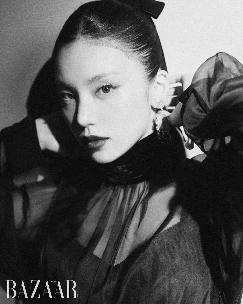yeji_freedomfry's tweet photo. D&amp;G Marketing Director has commented on BAZAAR latest Instagram post : DG Girls r hotter 🔥🔥♥️

#YEJIxDGSS25 #DGSS25 #DolceGabbana
@ITZYofficial @dolcegabbana https://t.co/F7UDVCvQXJ