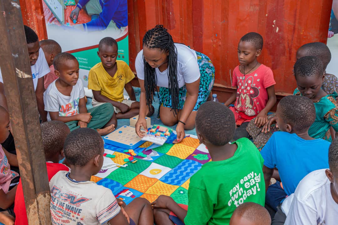 ReadtoLearn01's tweet image. We reached over 127 children through hands-on activities that made learning fun! These children are now equipped with foundational skills for the digital age. What a joy to see their enthusiasm! #FutureLeaders #TinyTechiesUG