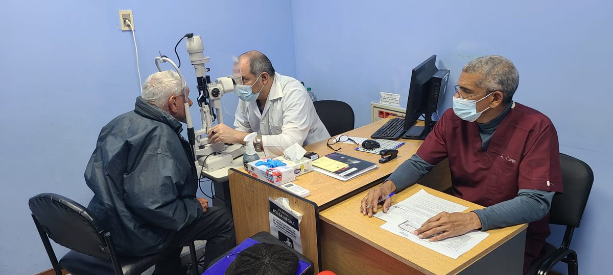 Diariamente se realiza la consulta de control post operatorio a  decenas de pacientes pacientes operados de Catarata , Pteriguim y Oculoplastia en el HEO "José Martí"