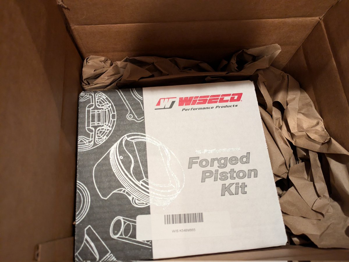 hatano_evo's tweet image. ｴﾍｴﾍｴﾍﾍﾍ (𓃊ↁ冫)ﾆ
ついに待ってたワイセコのピストン来たよ〜！
これでほぼ主要部品は揃った！
これで俺のランエボは復活する予定！
てかワイセコのピストンカッコよすぎる( ᎔˘꒳˘᎔)️♡
さぁ！エンジン組むぞ！いよいよ俺らの本領発揮！
 #ランエボ
#wiseco 
  #CP9A
 #4g63