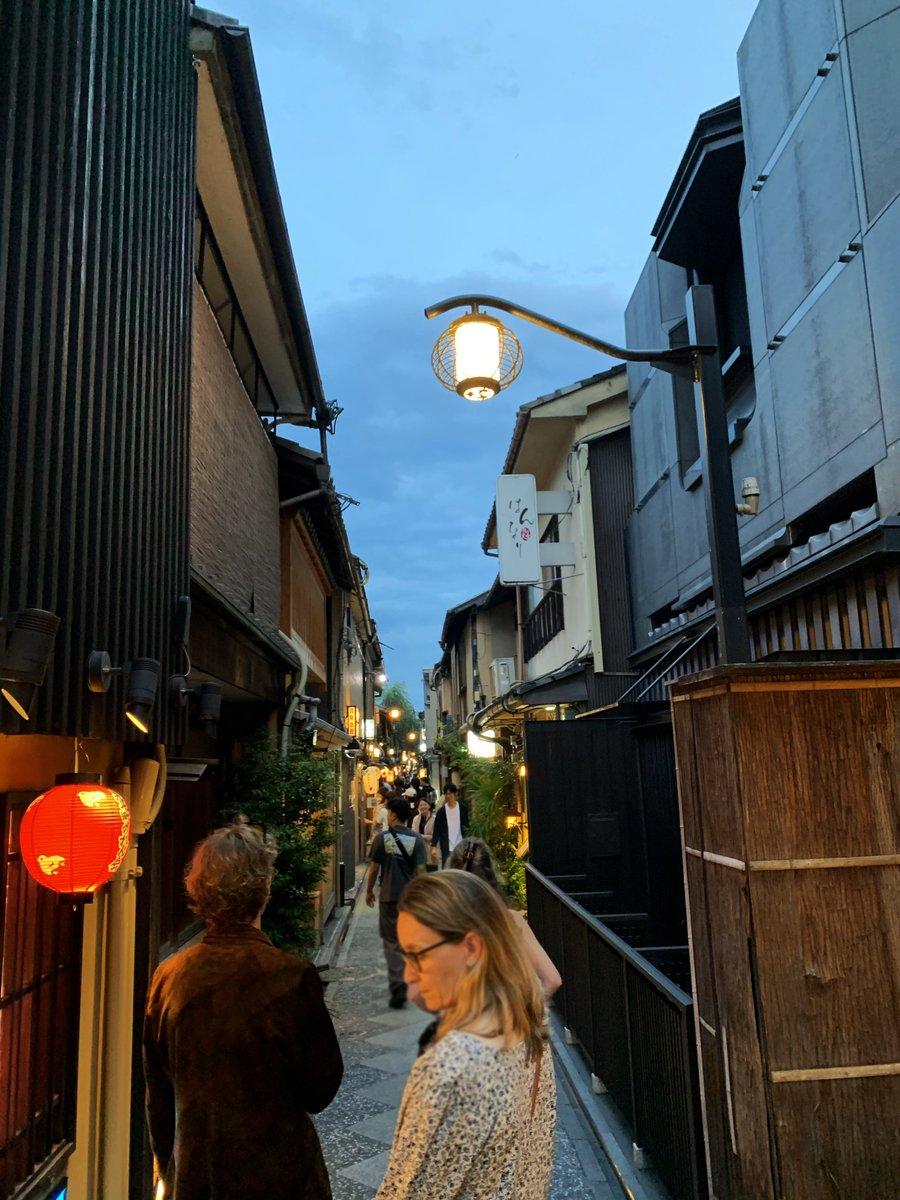 ZhuHTS's tweet photo. Encountered interesting research and beautiful creatures this summer. #SBJ2024 #IUPAB2024 #Kyoto #LabTrip #マヌルネコ https://t.co/jnWRTWj8su