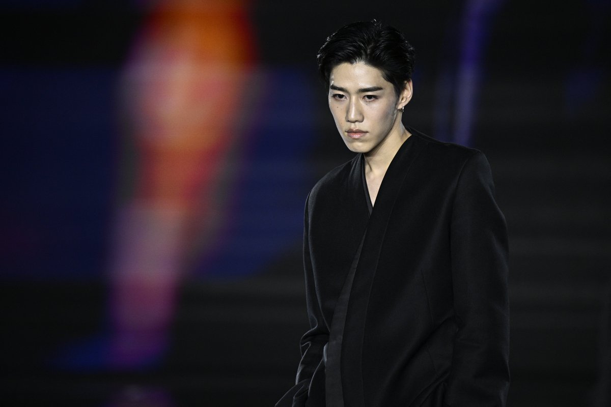 "พีพี กฤษฏ์" นำเสนอผลงานการออกแบบสำหรับโชว์ของ L'Oreal Paris “Walk Your Worth” เป็นส่วนหนึ่งของคอลเลกชั่นเสื้อผ้าสำเร็จรูปสำหรับผู้หญิงประจำฤดูใบไม้ผลิ-ฤดูร้อน 2025 ในงาน Paris Fashion Week ที่โรงละครโอเปร่า Palais Garnier ในกรุงปารีส 

#PPkrit #LeDefileLOrealxPPKrit #พีพีกฤษฏ์