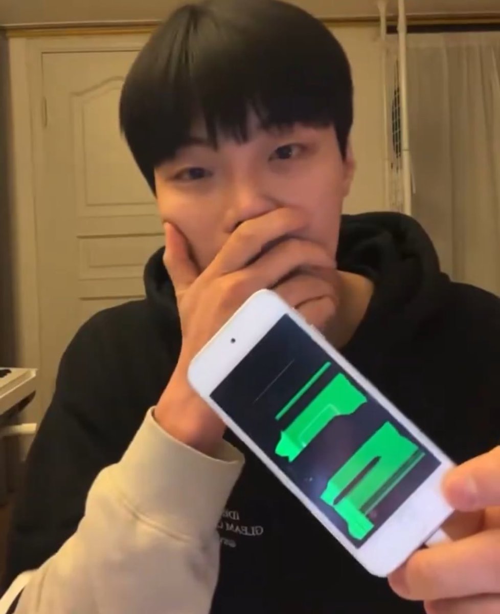 polar_421's tweet photo. 최준혁 라방만 켰다하면 존잼 컨텐츠가 끊이질않음 https://t.co/UbRGdHCSTZ