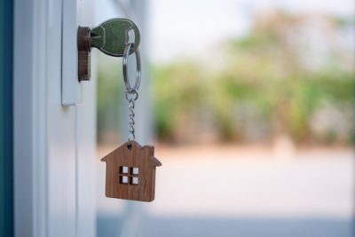 CentralHsgGroup's tweet photo. A new briefing paper from the Institute of Economic Affairs (IEA) has poured cold water on calls for rent controls in Britain, finding overwhelming evidence that rent controls do far more damage than benefit tenants.
https://t.co/PMWQap0Qnj https://t.co/rxmM2auxaF