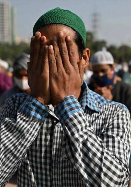 epanchjanya's tweet image. योगी सरकार का बड़ा आदेश!

अब खाने की दुकानों पर लिखना होगा नाम!

खाने-पीने की वस्‍तुओं में गंदी चीजें म‍िलाने वालों पर होगा एक्‍शन, सभी का पुलिस वेरिफिकेशन जरूरी।

CM योगी ने आदेश दिया है कि खान-पान की दुकानों पर संचालक, प्रोपराइटर, मैनेजर आदि के नाम और पता प्रमुखता से डिस्प्ले…