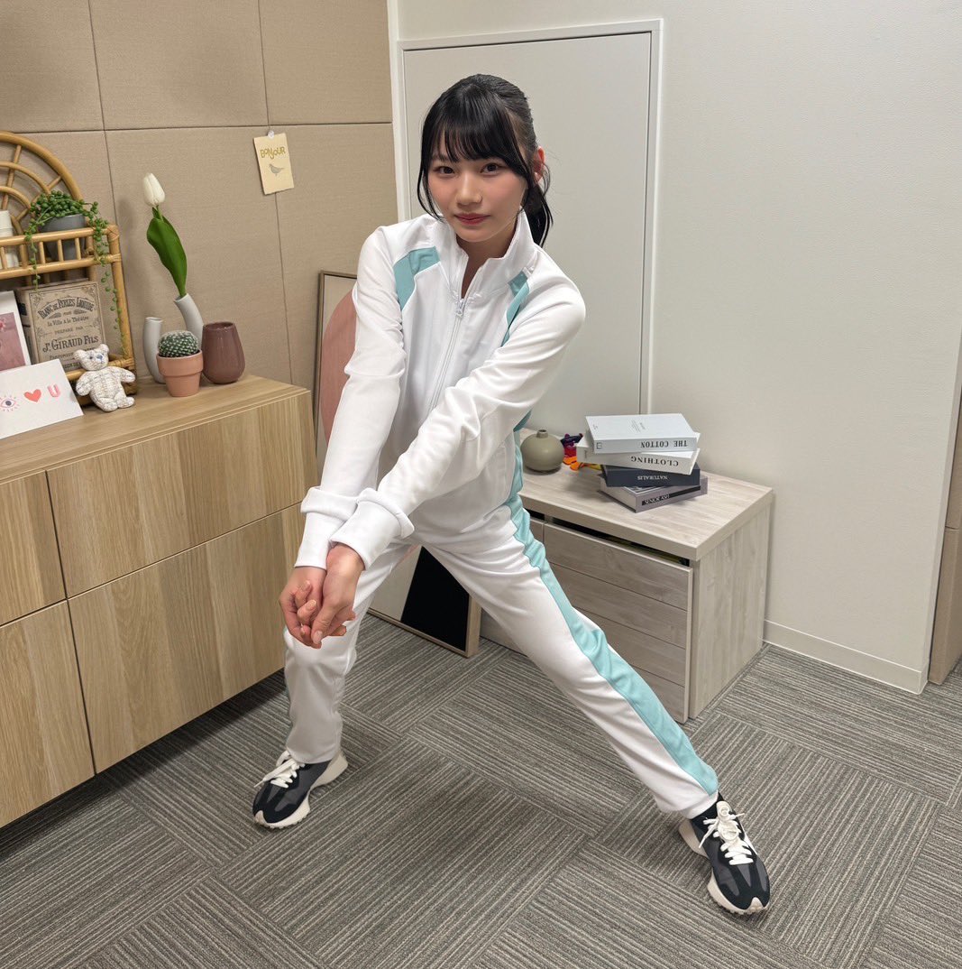 本日9月24日(火)19:00頃～、 #SHOWROOM 「#のぎおび」に #岡本姫奈 が